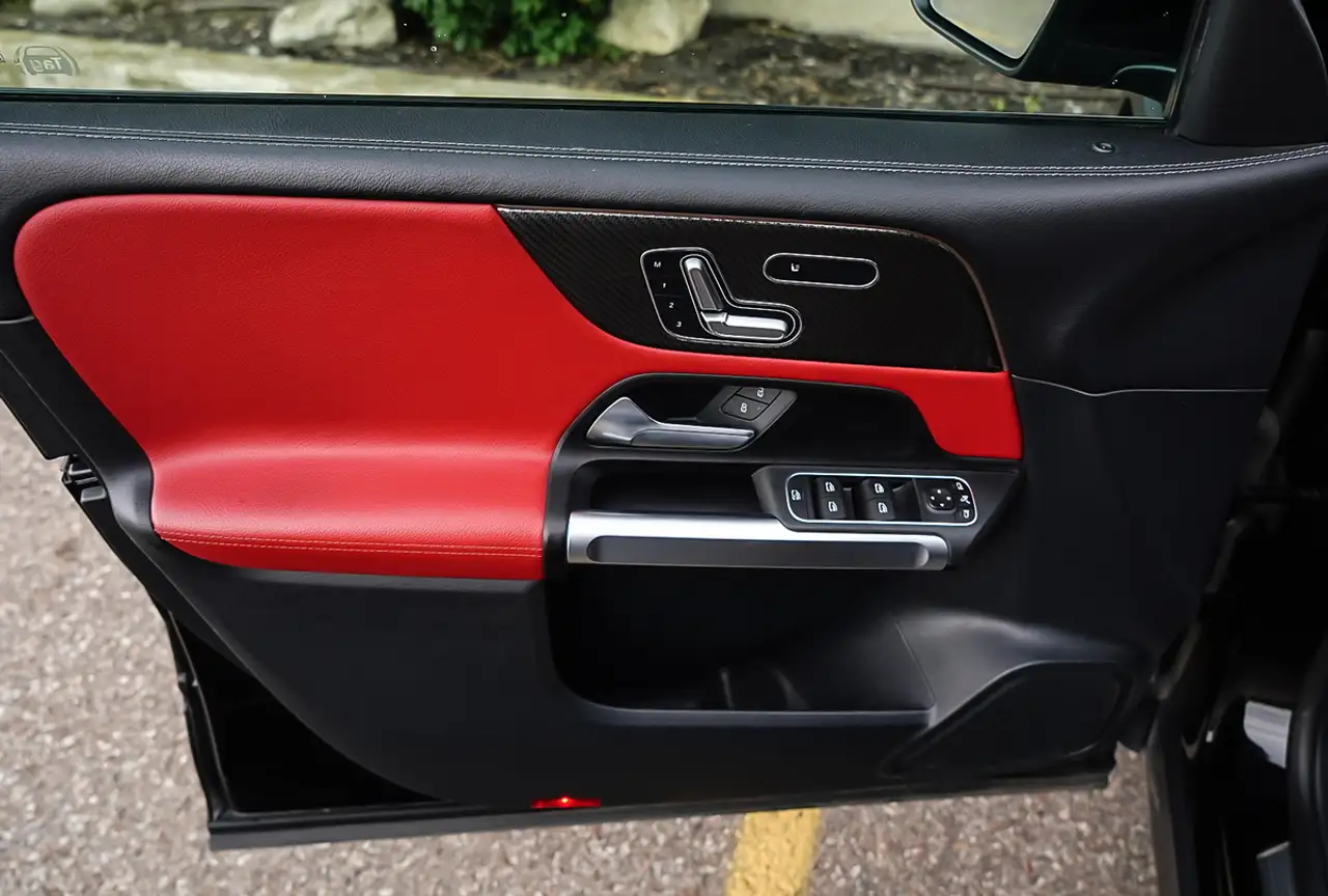Mercedes-Benz GLB - Image 8