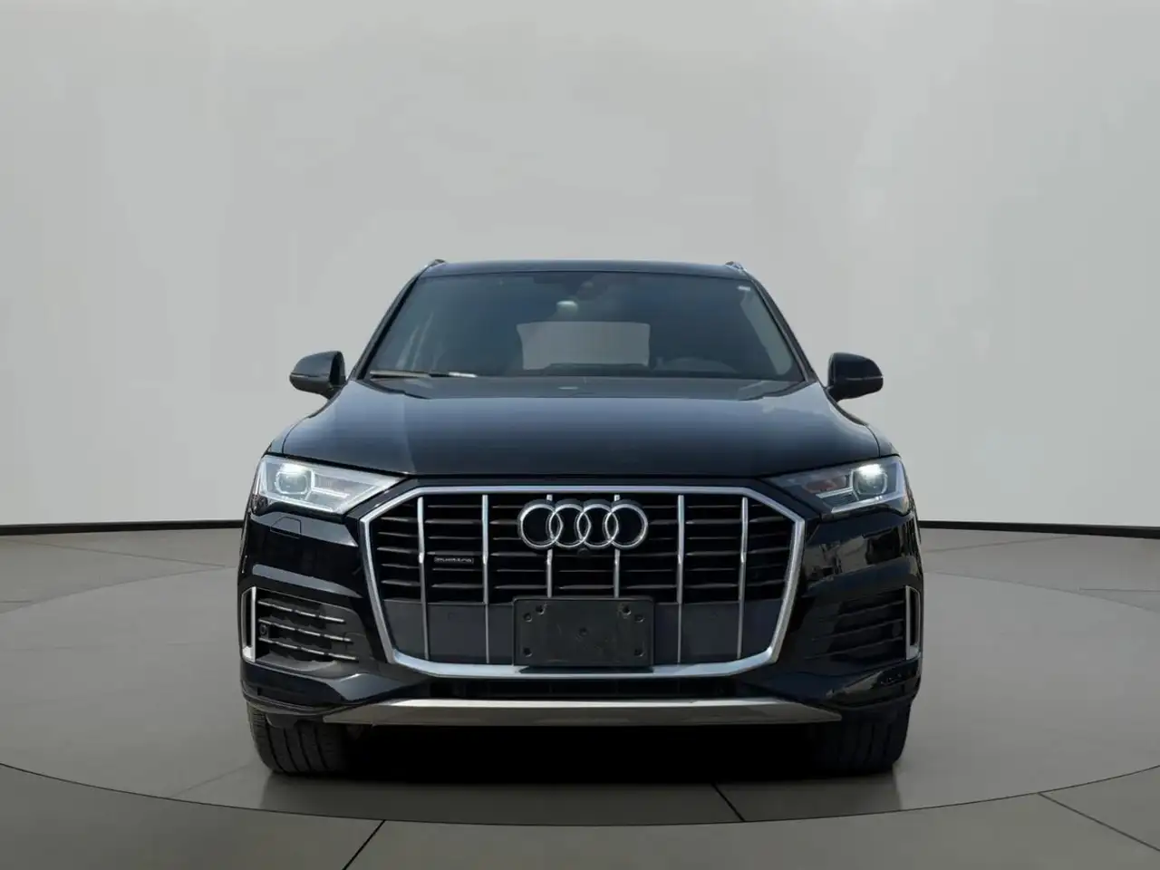 Audi Q7 - Image 2
