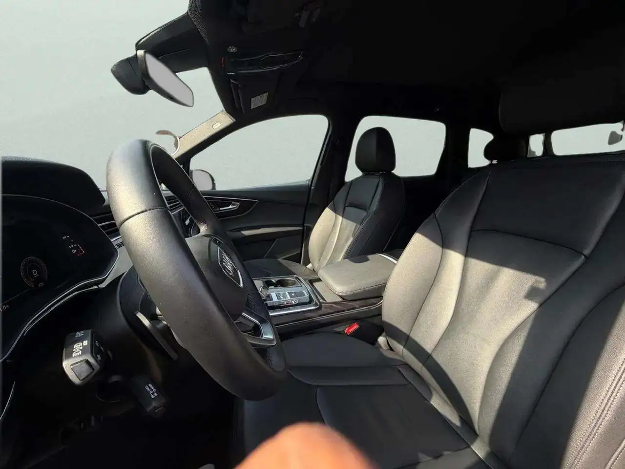 Audi Q7 - Image 12