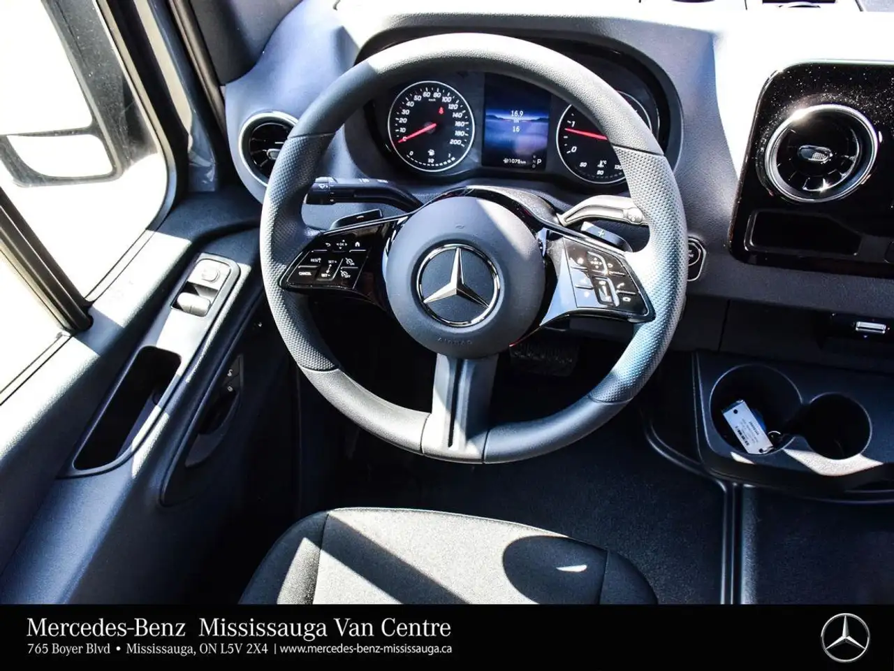 Mercedes-Benz Sprinter - Image 15