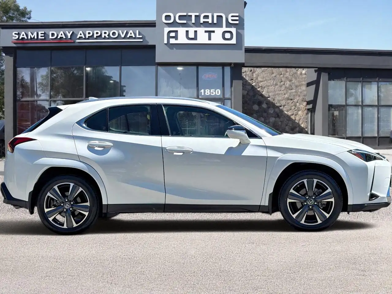 Lexus UX - Image 4