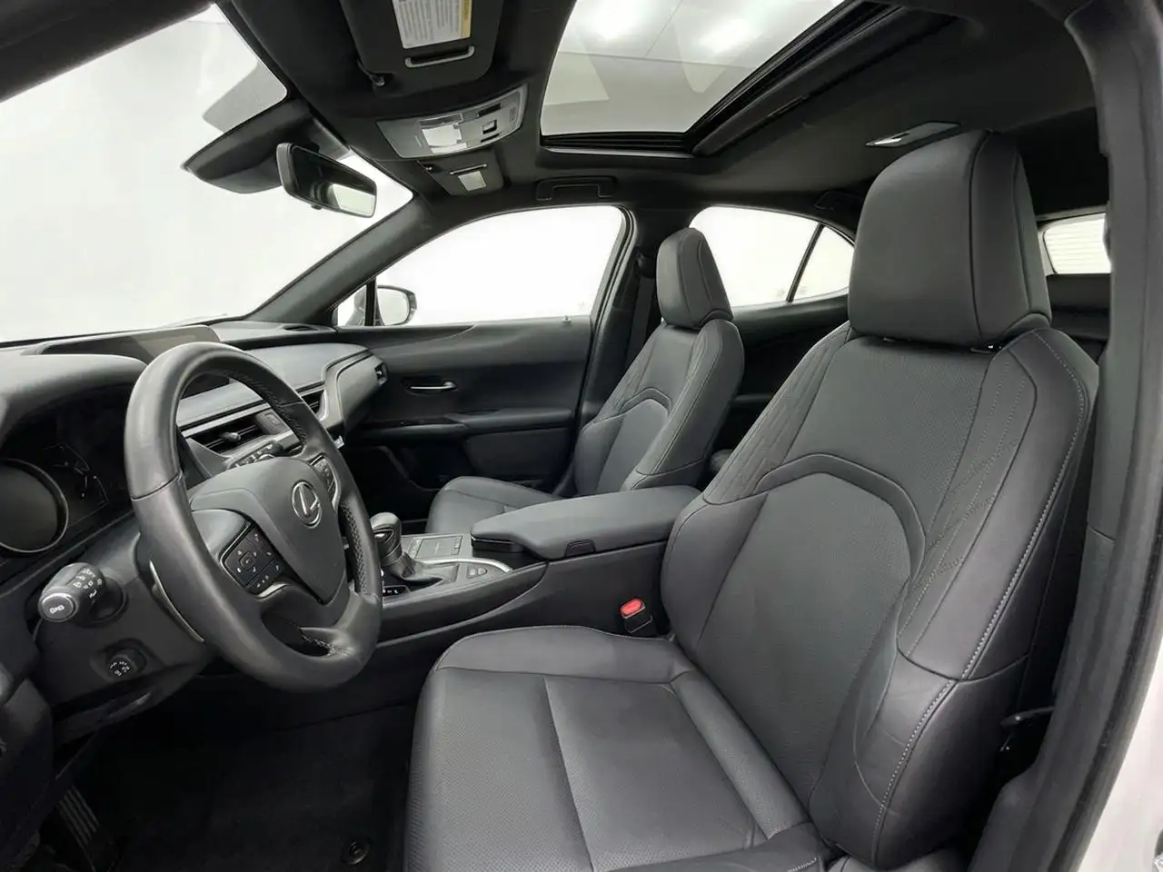 Lexus UX - Image 21