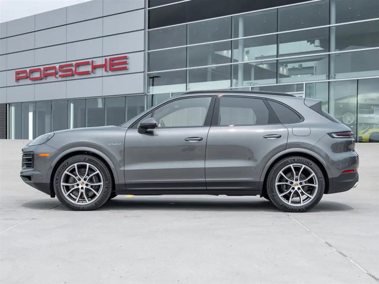 Porsche Cayenne - Image 3