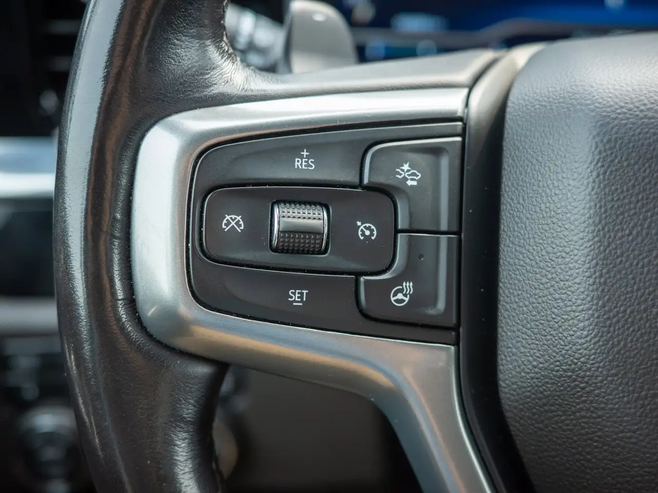 Chevrolet Silverado 1500 - Image 20