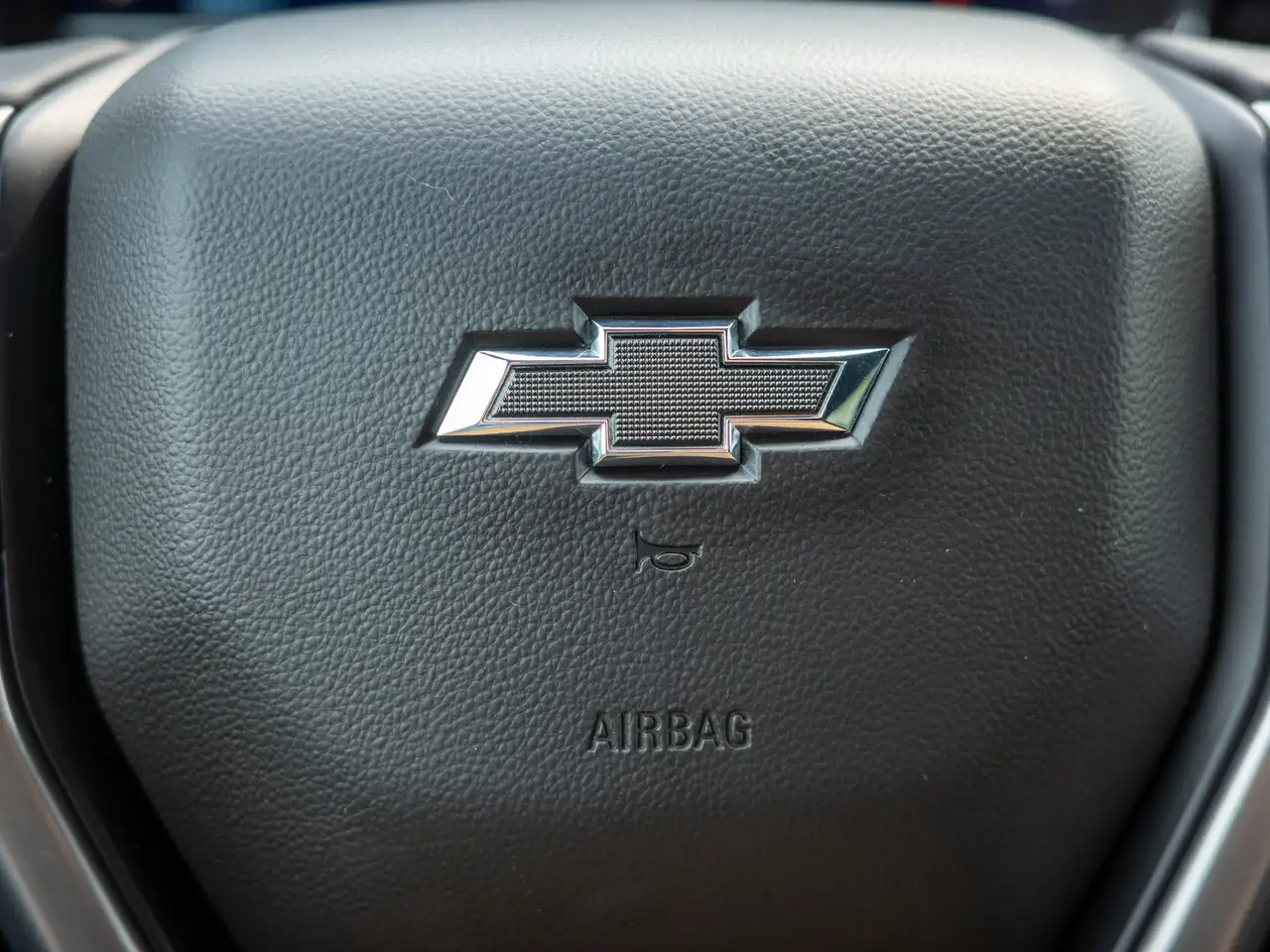 Chevrolet Silverado 1500 - Image 21