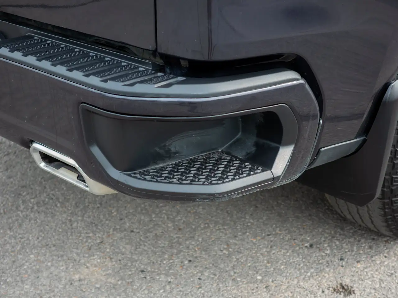 Chevrolet Silverado 1500 - Image 13