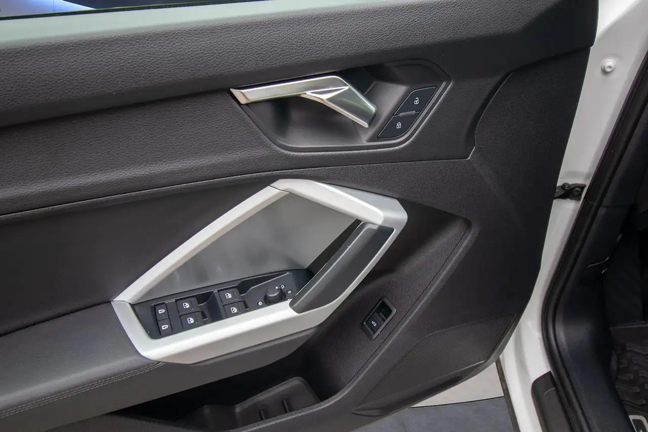 Audi Q3 - Image 11