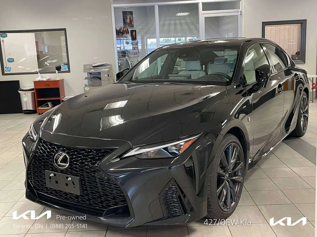 Lexus IS - Image 1