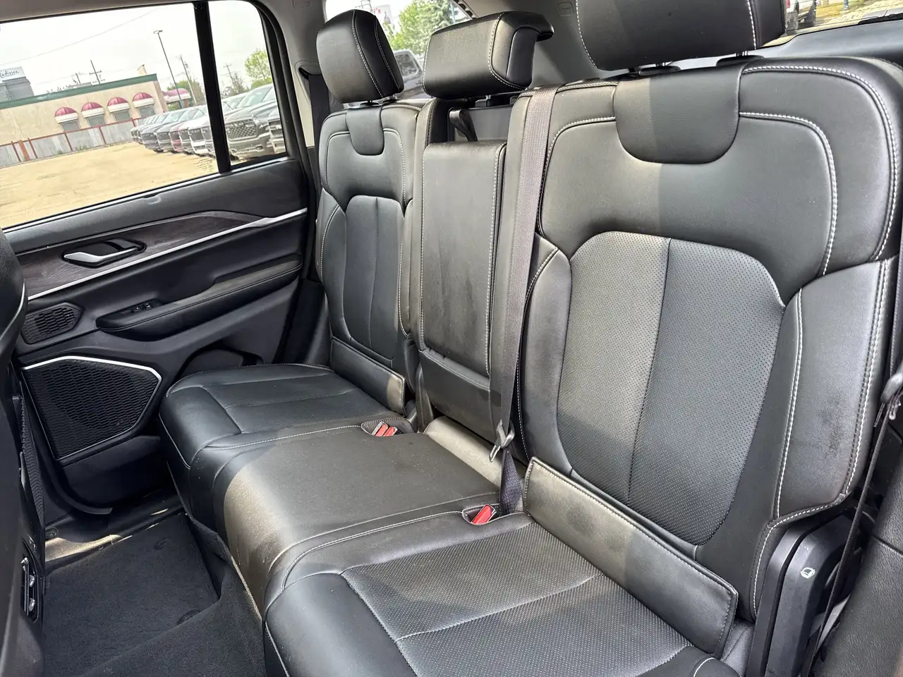 Jeep Grand Cherokee - Image 20