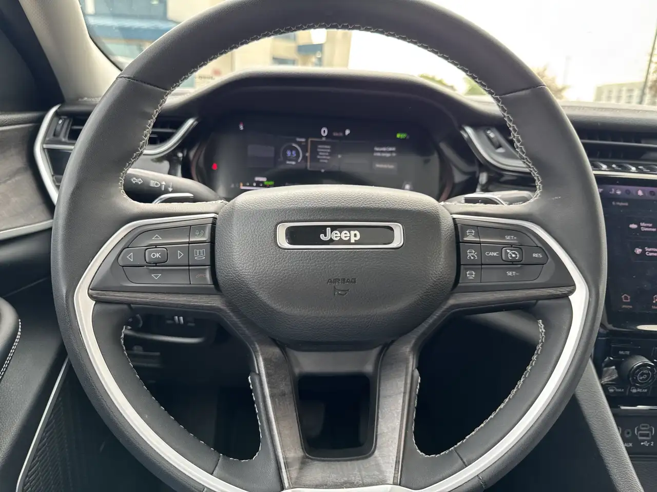 Jeep Grand Cherokee - Image 24