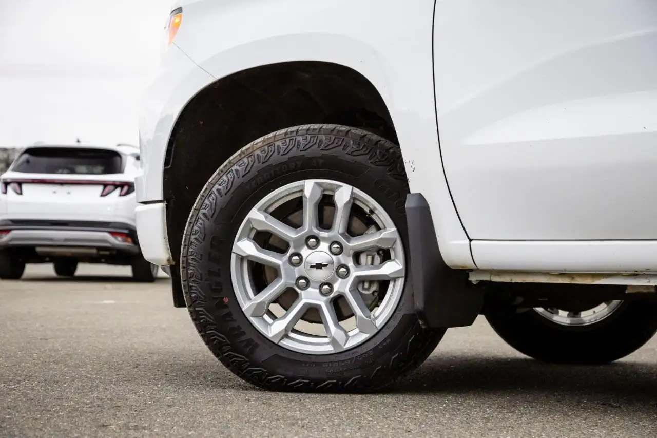 Chevrolet Silverado 1500 - Image 3