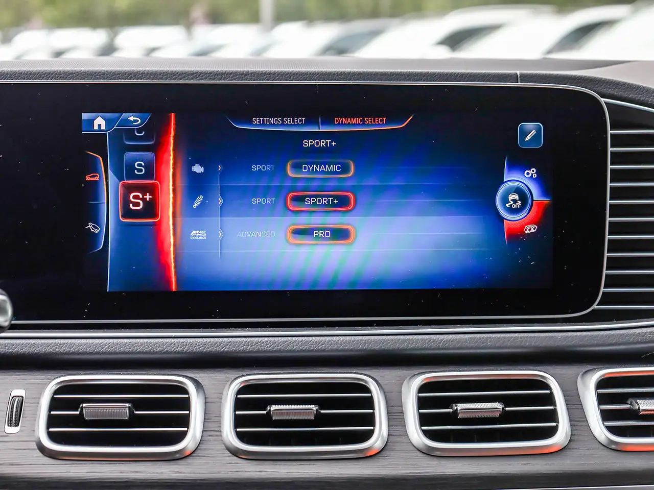 Mercedes-Benz GLE - Image 27