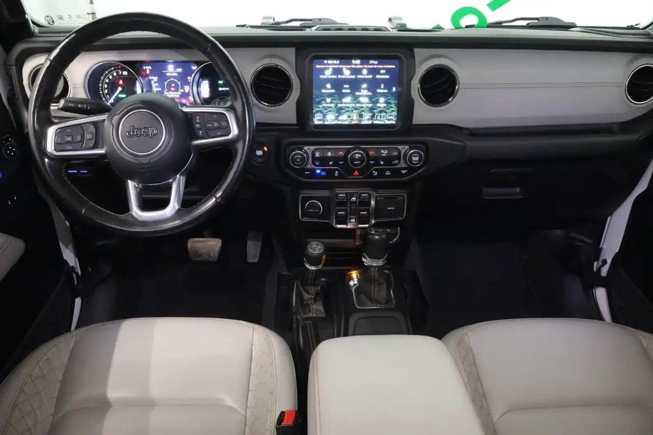 Jeep Wrangler - Image 11
