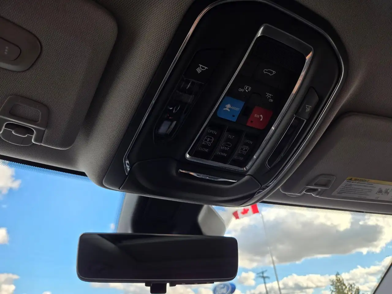 Jeep Grand Cherokee - Image 19