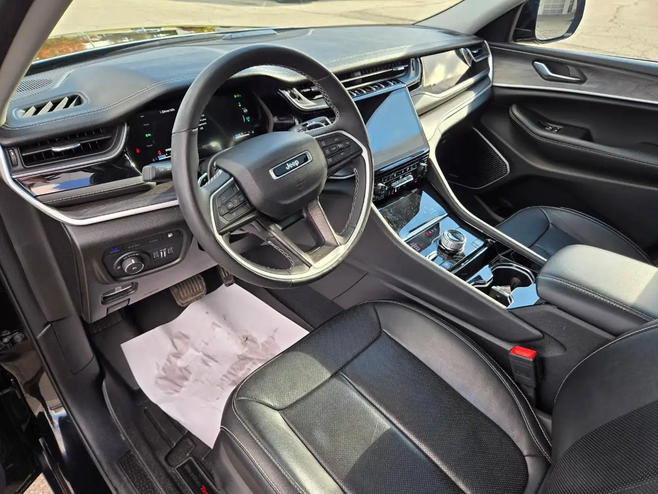 Jeep Grand Cherokee - Image 13