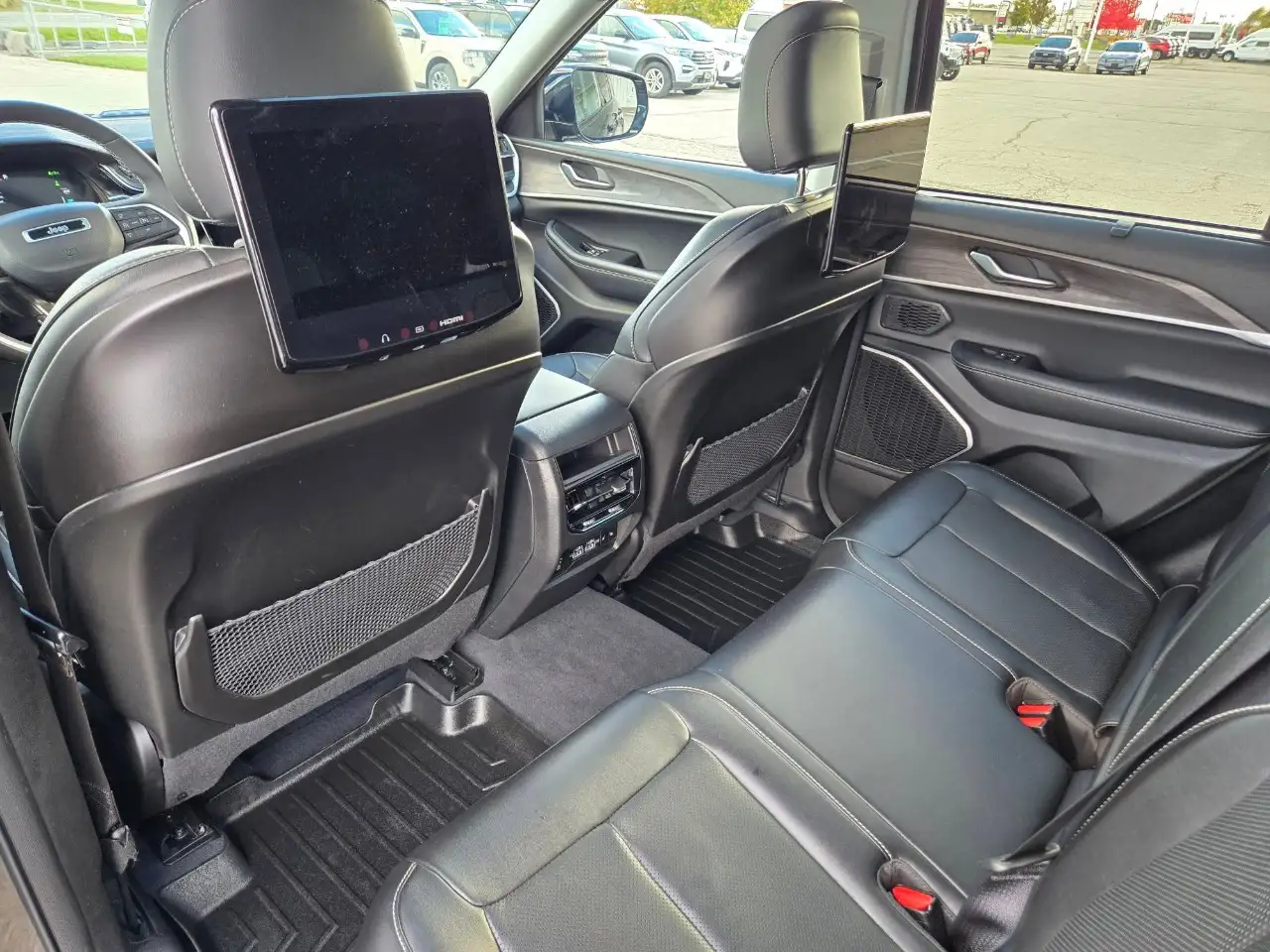 Jeep Grand Cherokee - Image 23