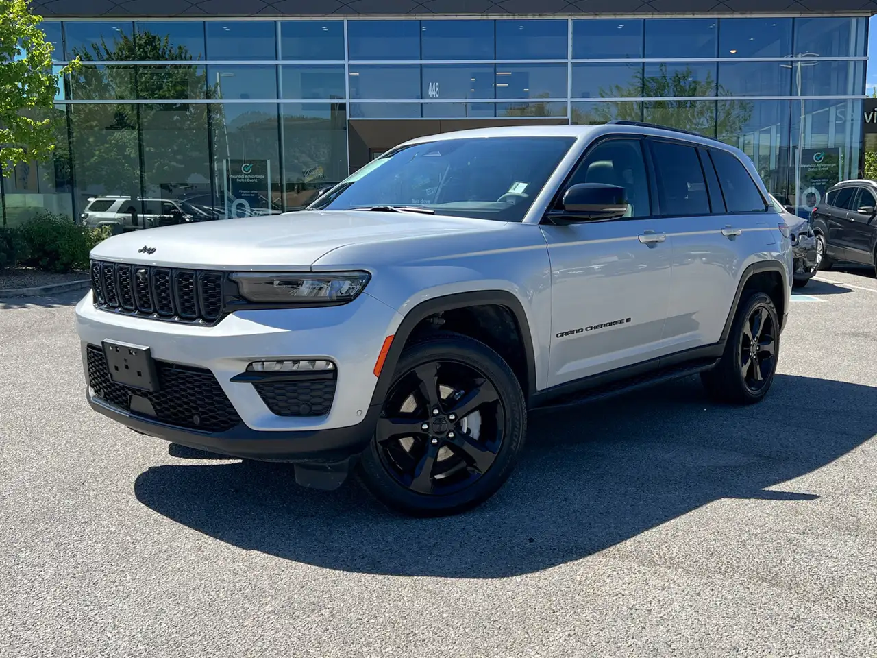 Jeep Grand Cherokee - Image 2