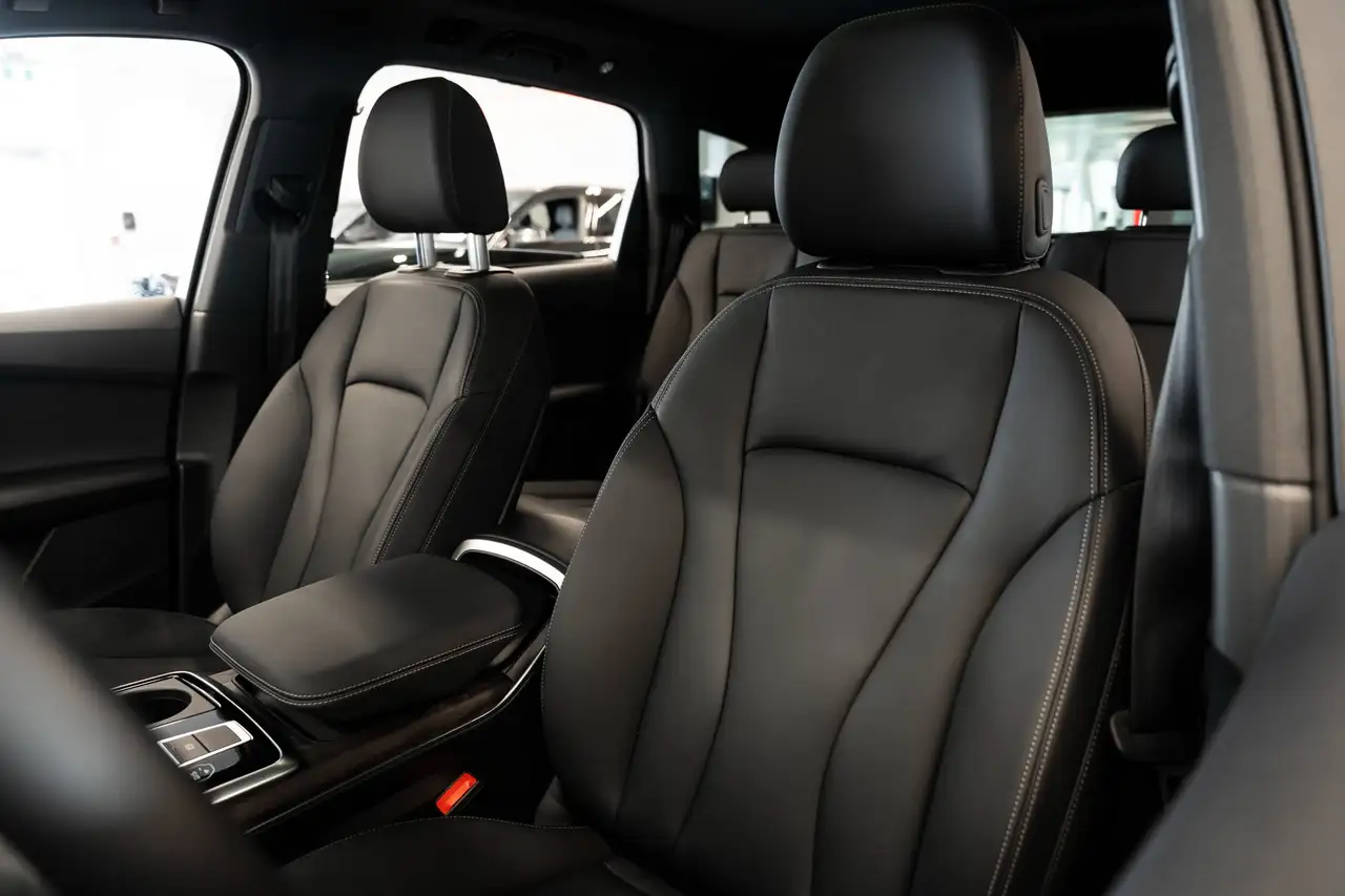Audi Q7 - Image 12