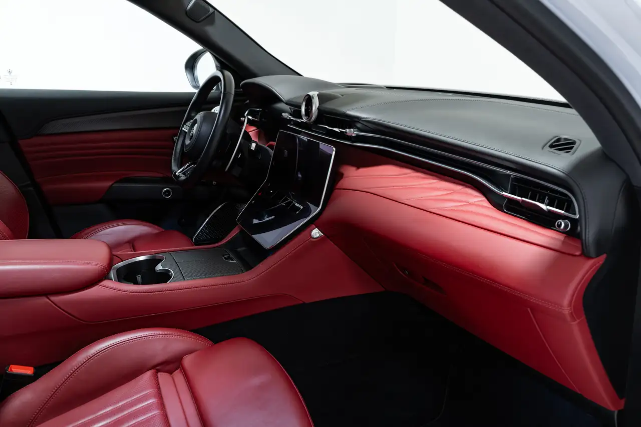 Maserati Grecale - Image 19