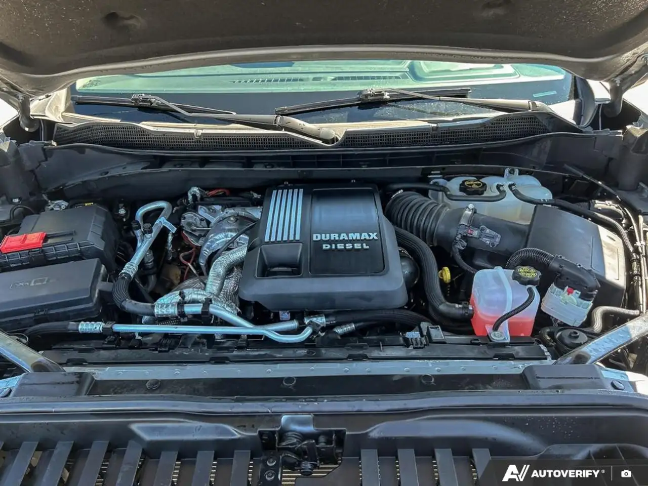 Chevrolet Silverado 1500 - Image 10