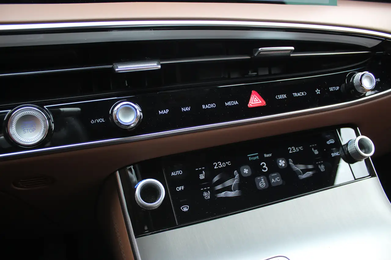 Genesis GV70 - Image 21