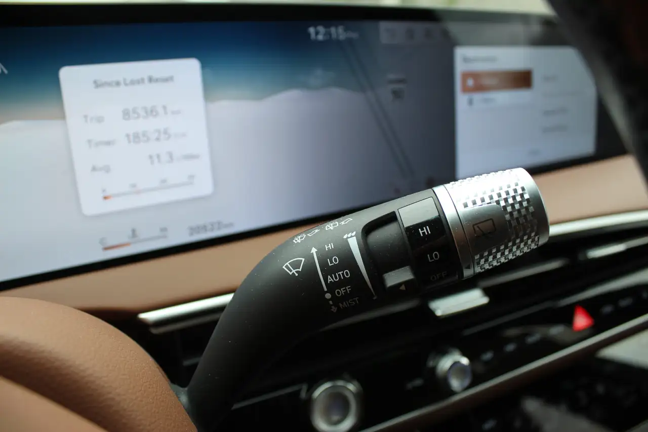 Genesis GV70 - Image 17