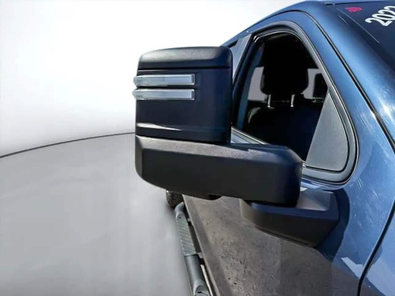 Chevrolet Silverado 1500 - Image 9