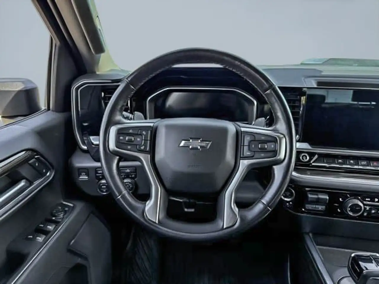 Chevrolet Silverado 1500 - Image 15