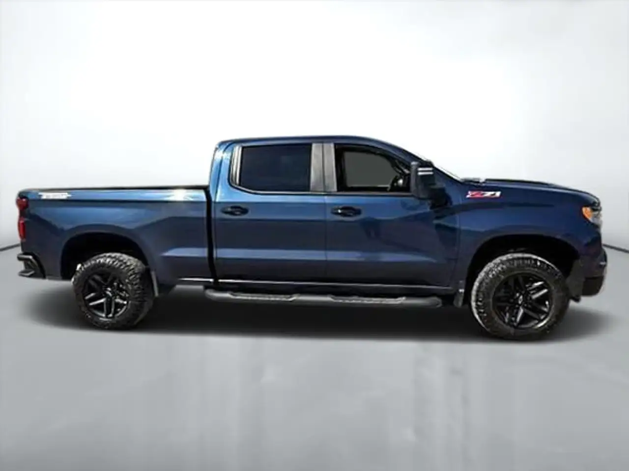 Chevrolet Silverado 1500 - Image 2