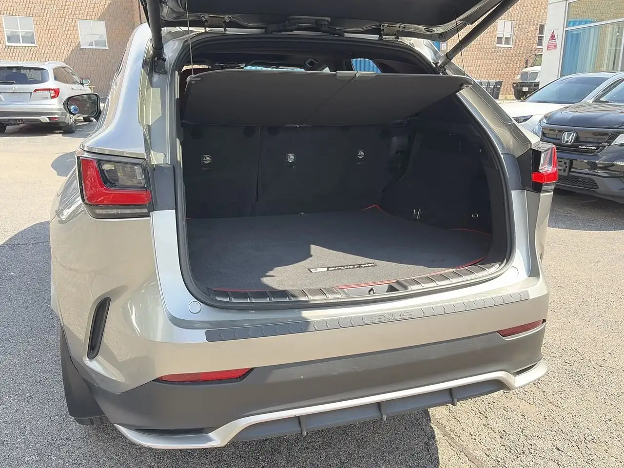 Lexus NX - Image 31