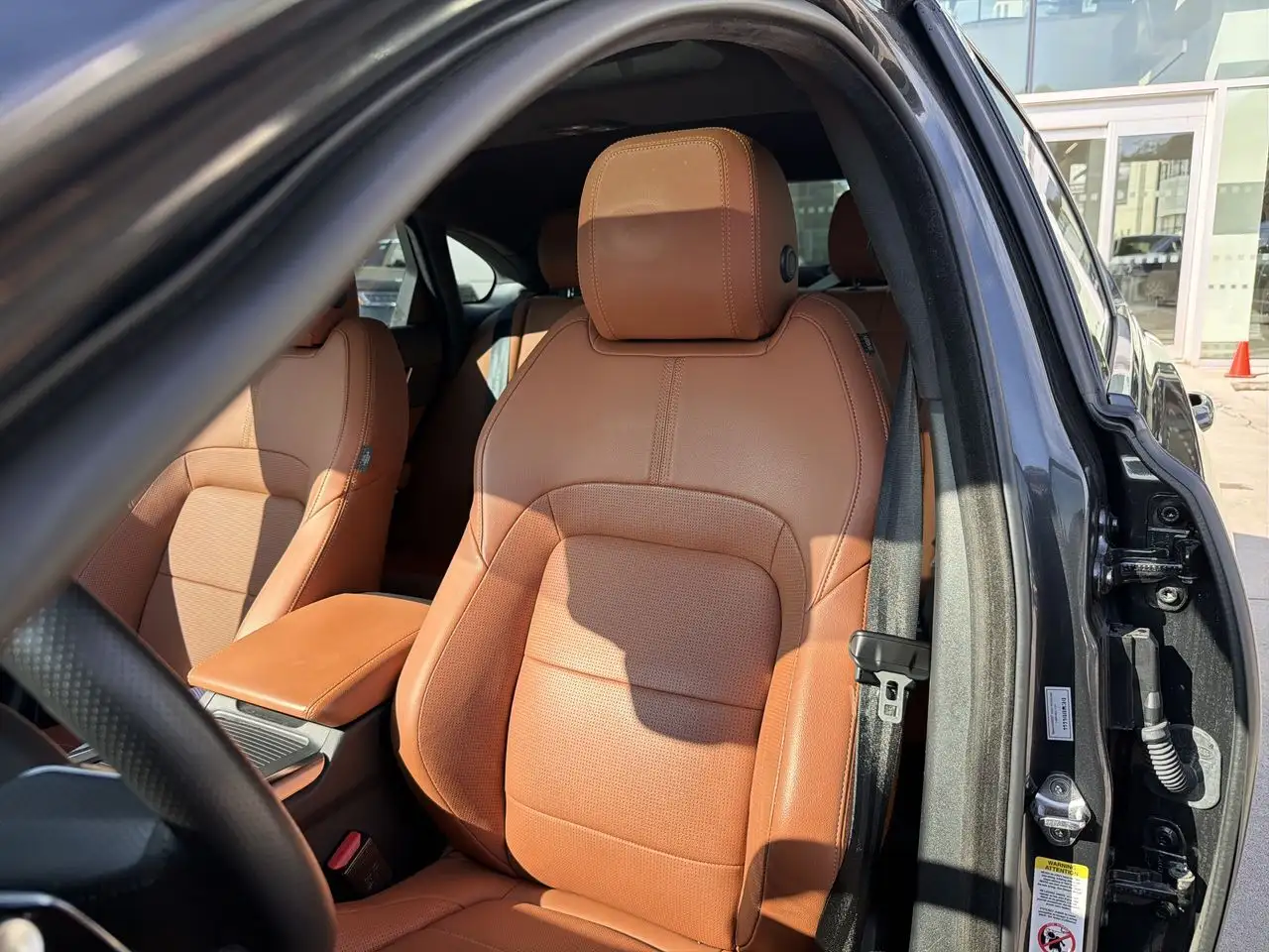 Jaguar XF - Image 8