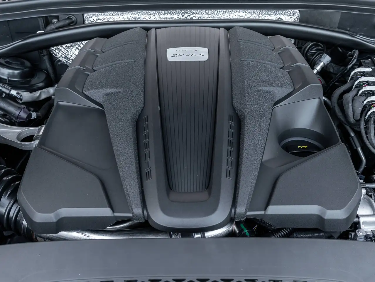Porsche Macan - Image 10