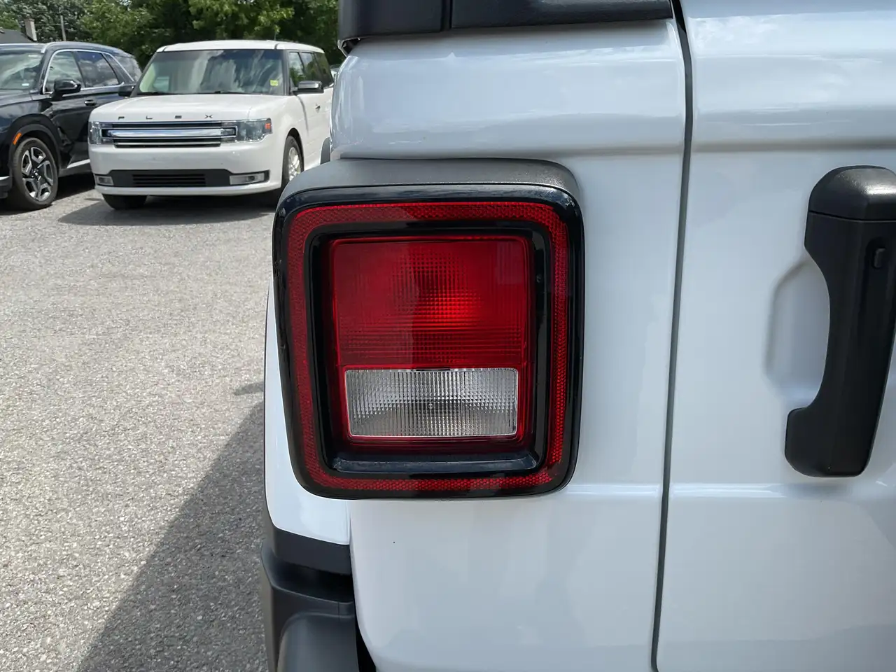 Jeep Wrangler - Image 14