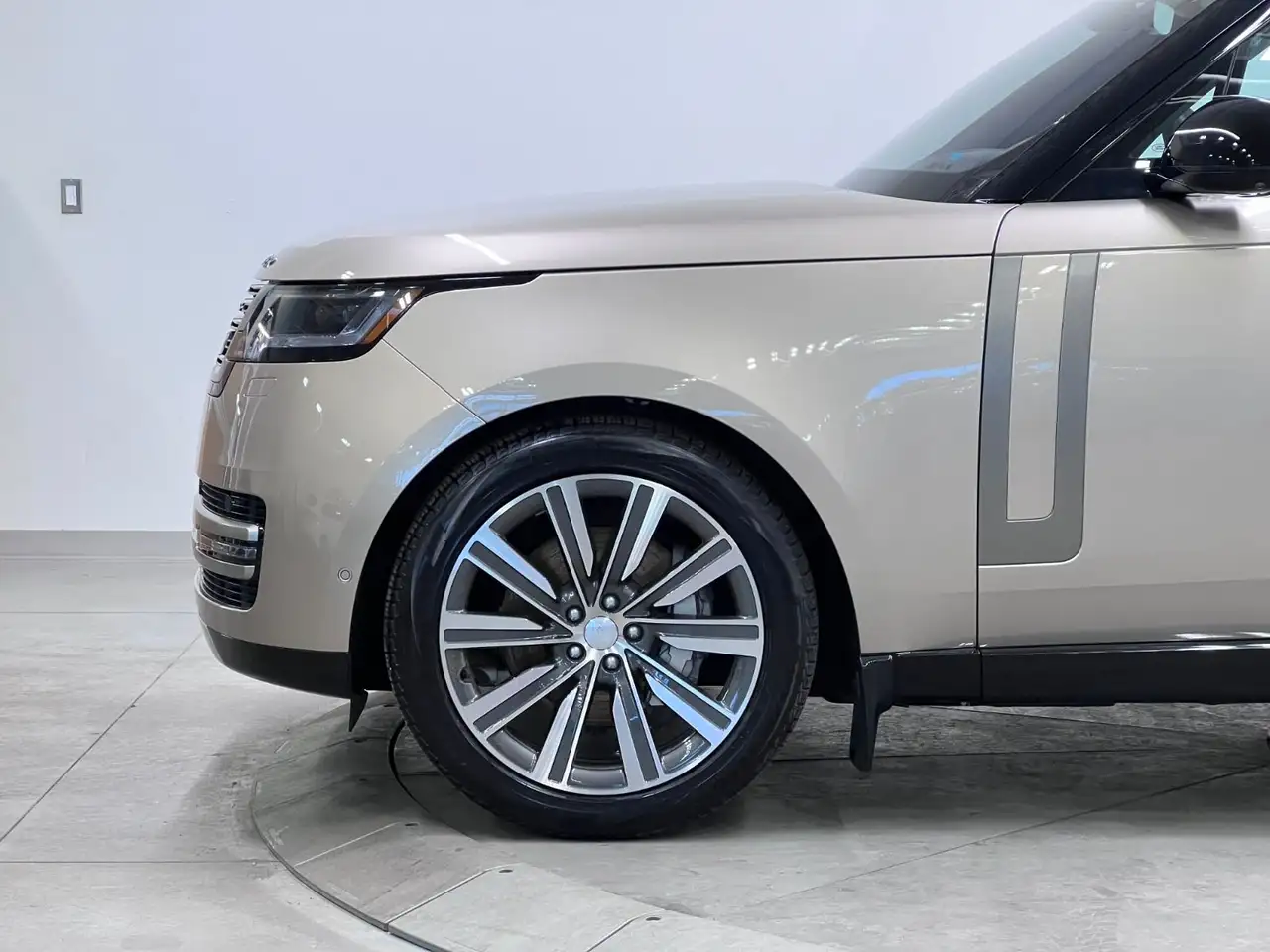 Land Rover Range Rover - Image 5