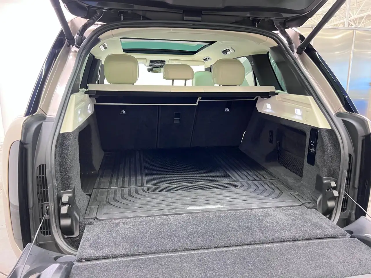 Land Rover Range Rover - Image 12