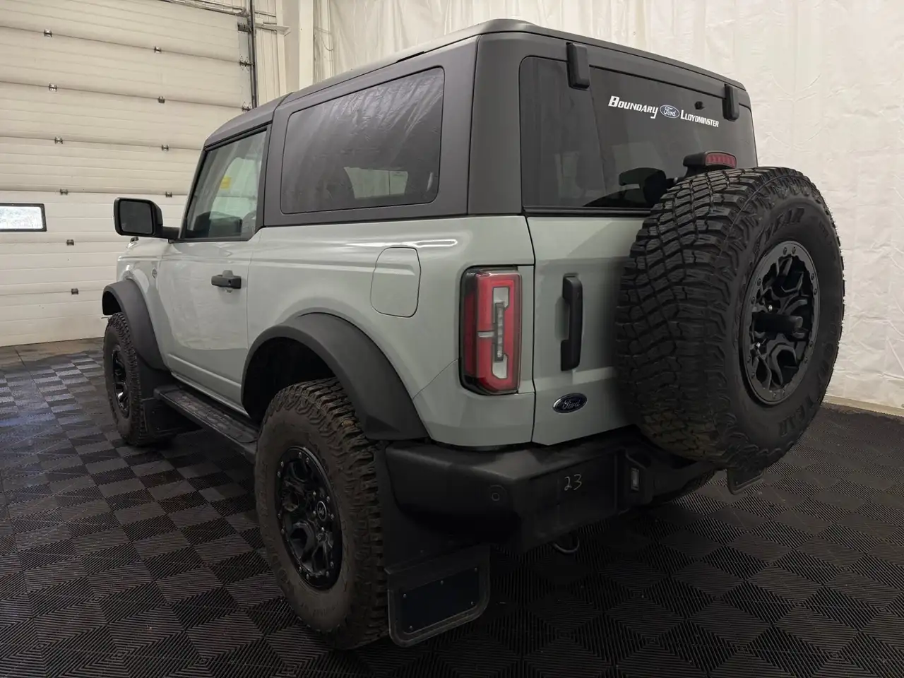 Ford Bronco - Image 10