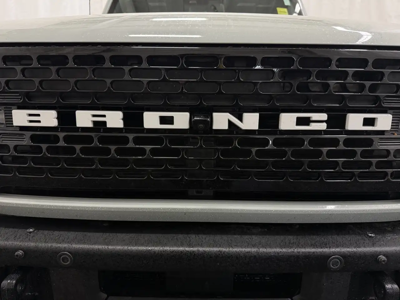Ford Bronco - Image 6