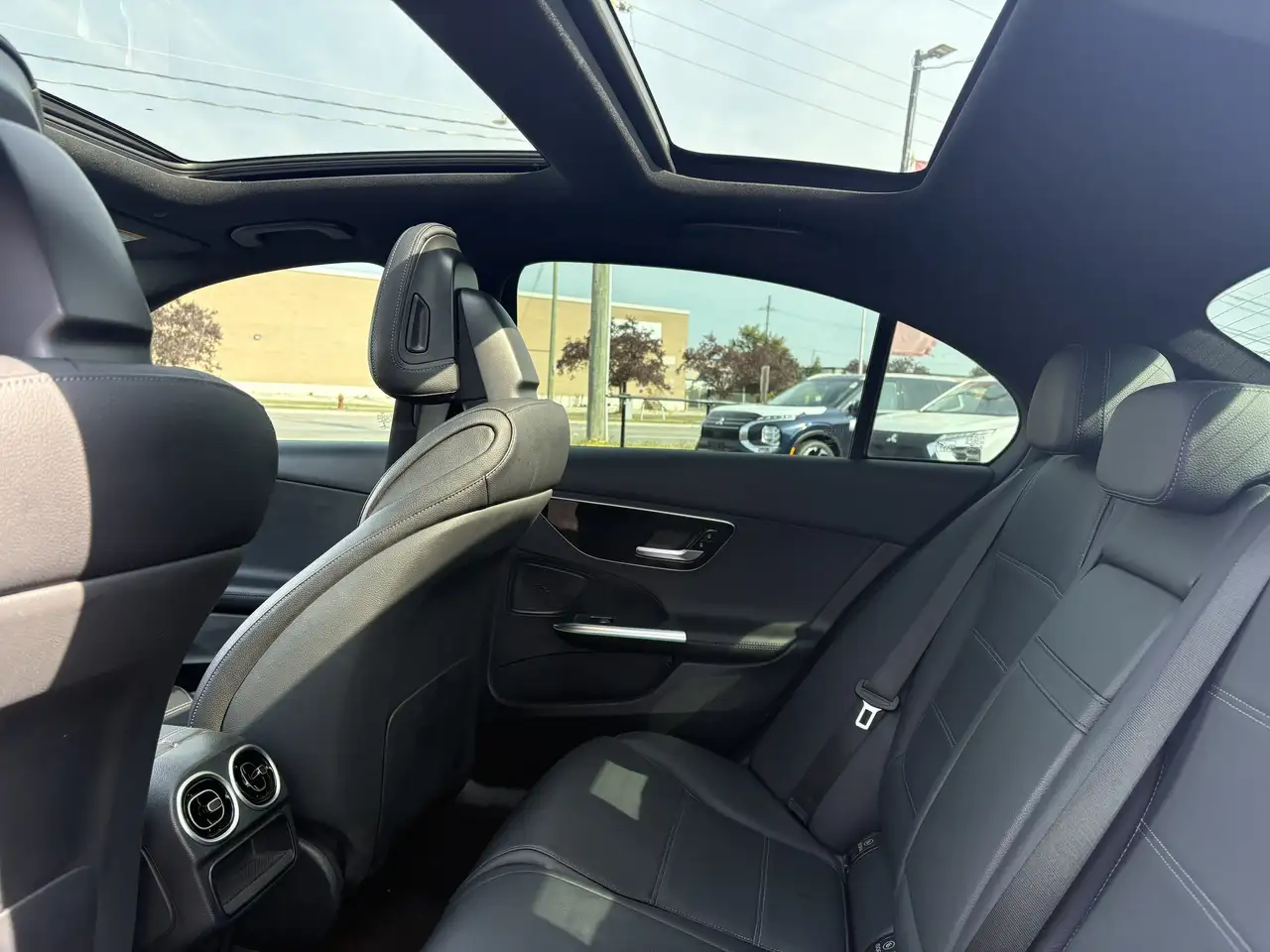 Mercedes-Benz C-Class - Image 19