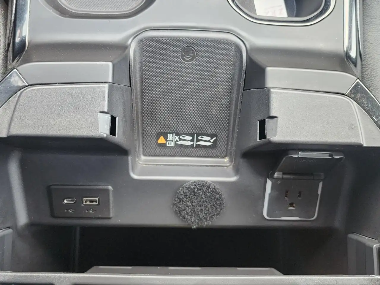 Chevrolet Silverado 1500 - Image 42