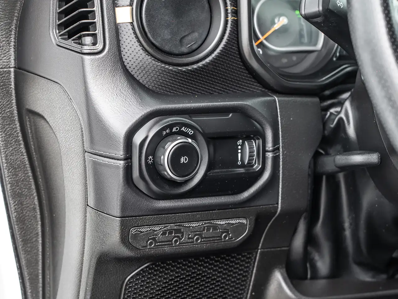 Jeep Wrangler - Image 14