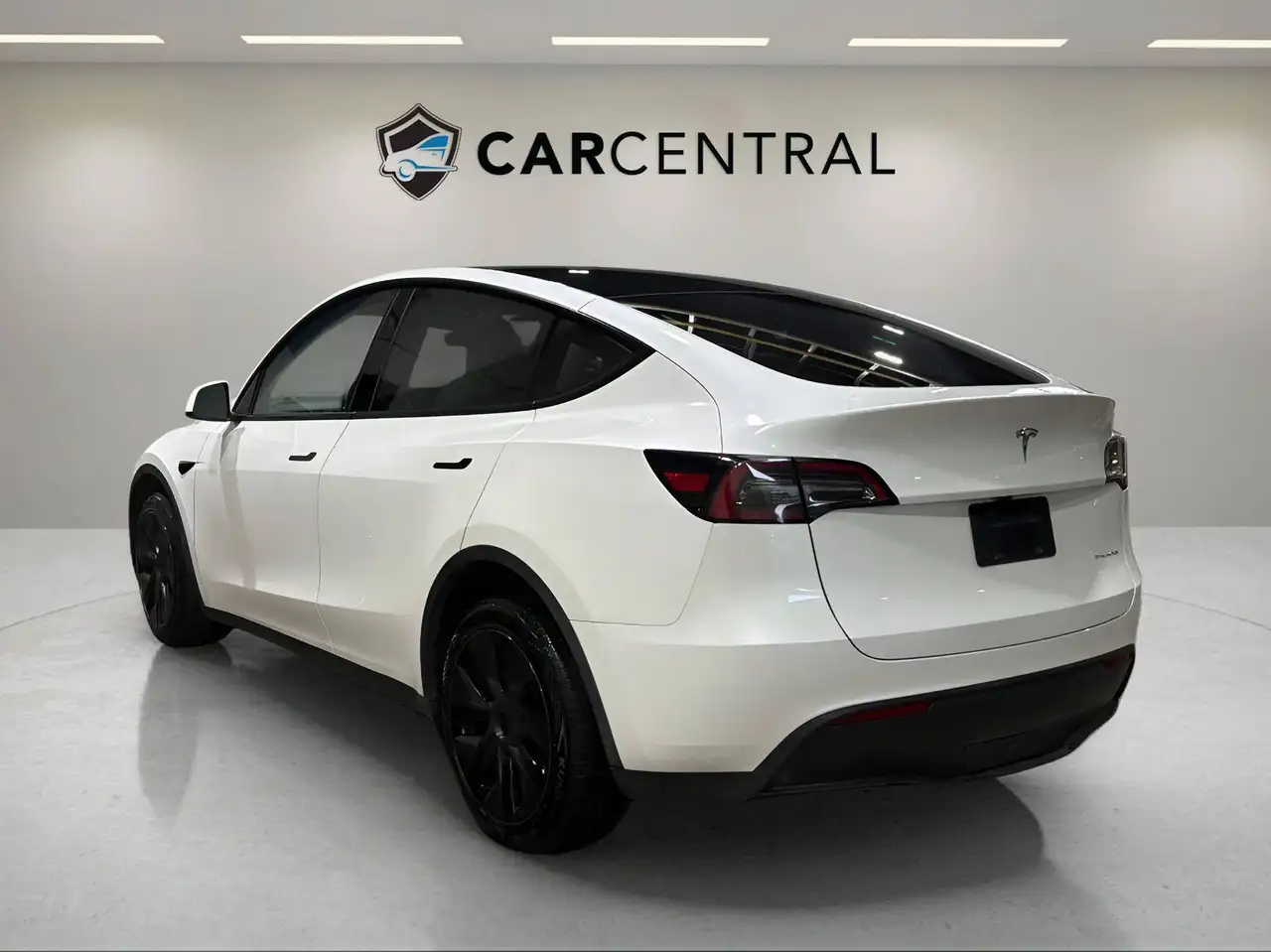 Tesla Model Y - Image 3