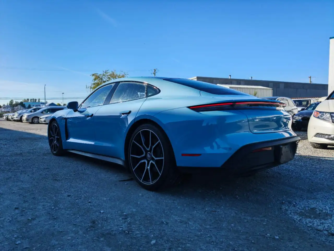 Porsche Taycan - Image 7