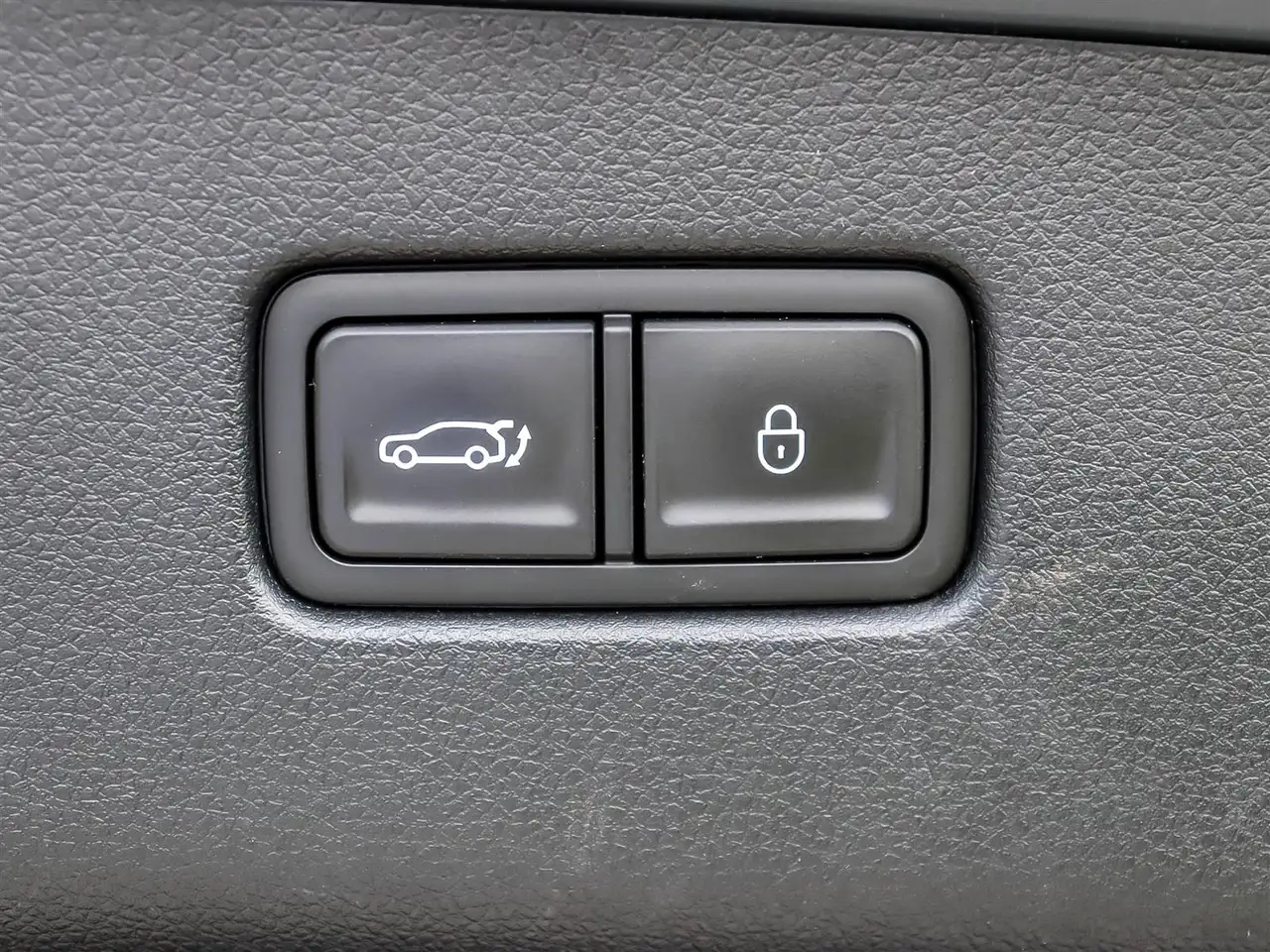 Genesis GV70 - Image 16