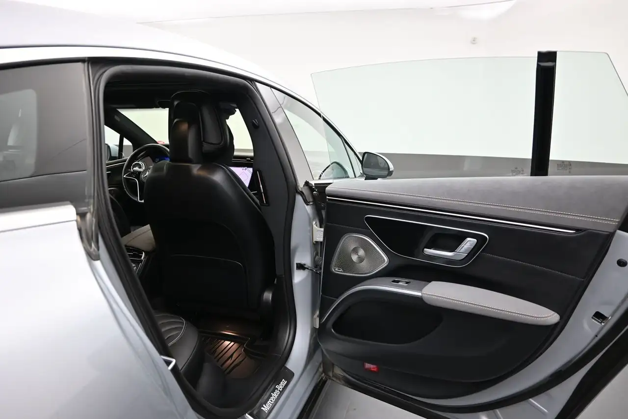 Mercedes-Benz EQS - Image 31