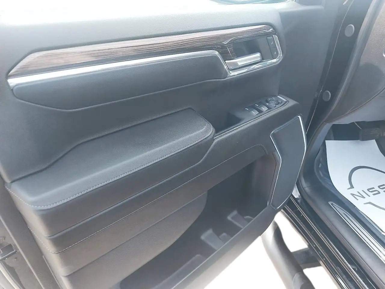 Chevrolet Silverado 1500 - Image 11