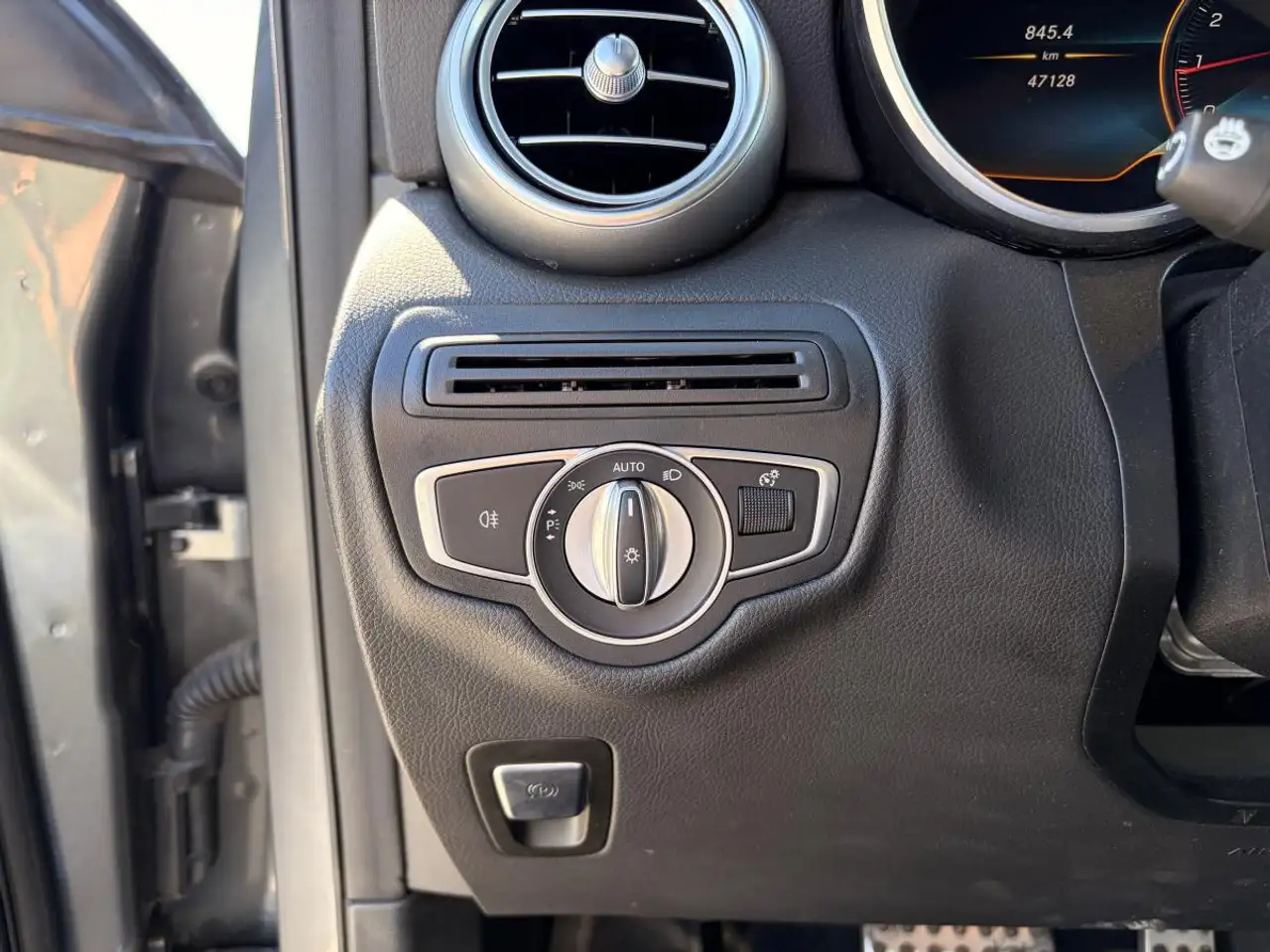 Mercedes-Benz GLC - Image 17