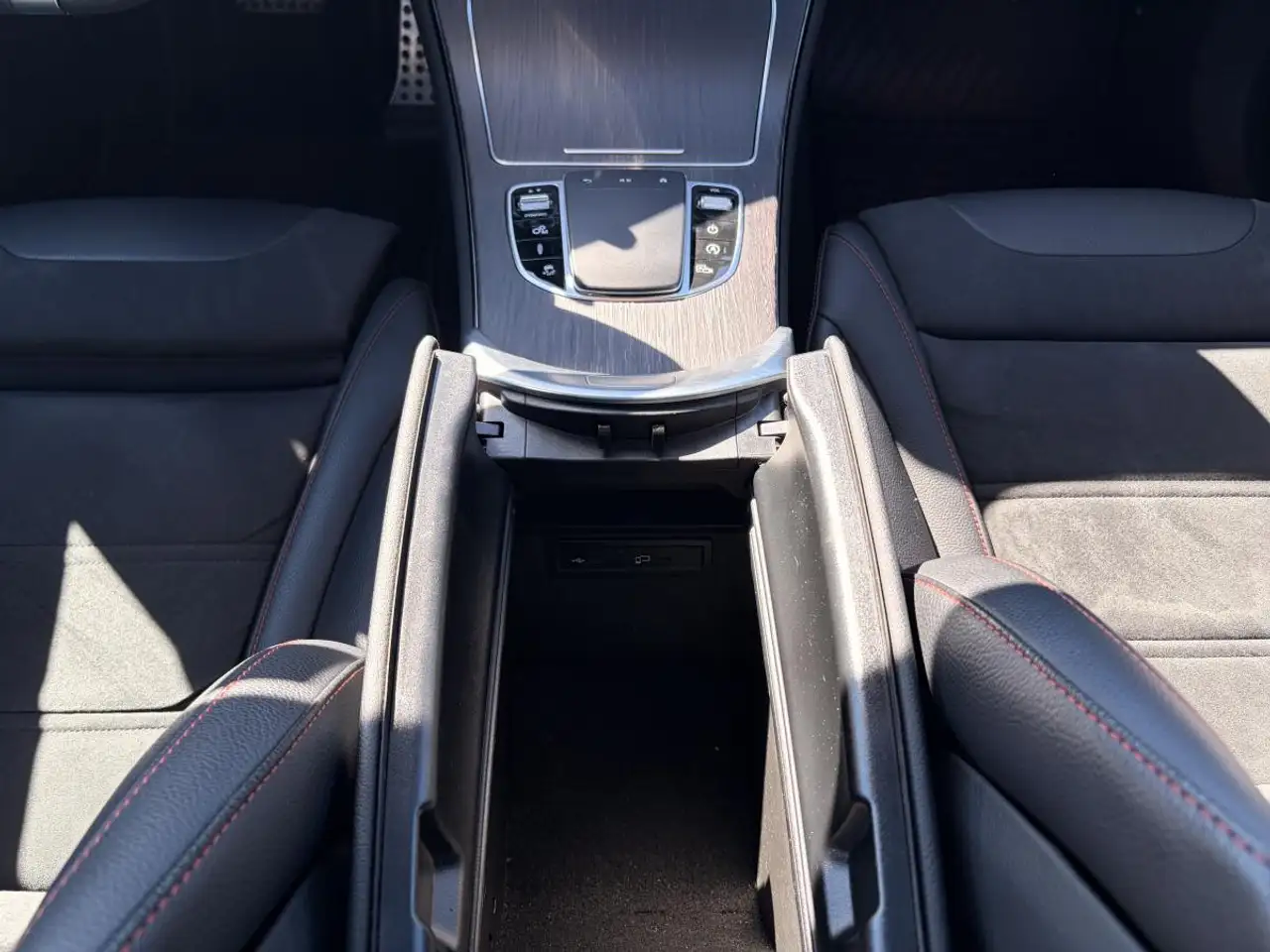 Mercedes-Benz GLC - Image 28