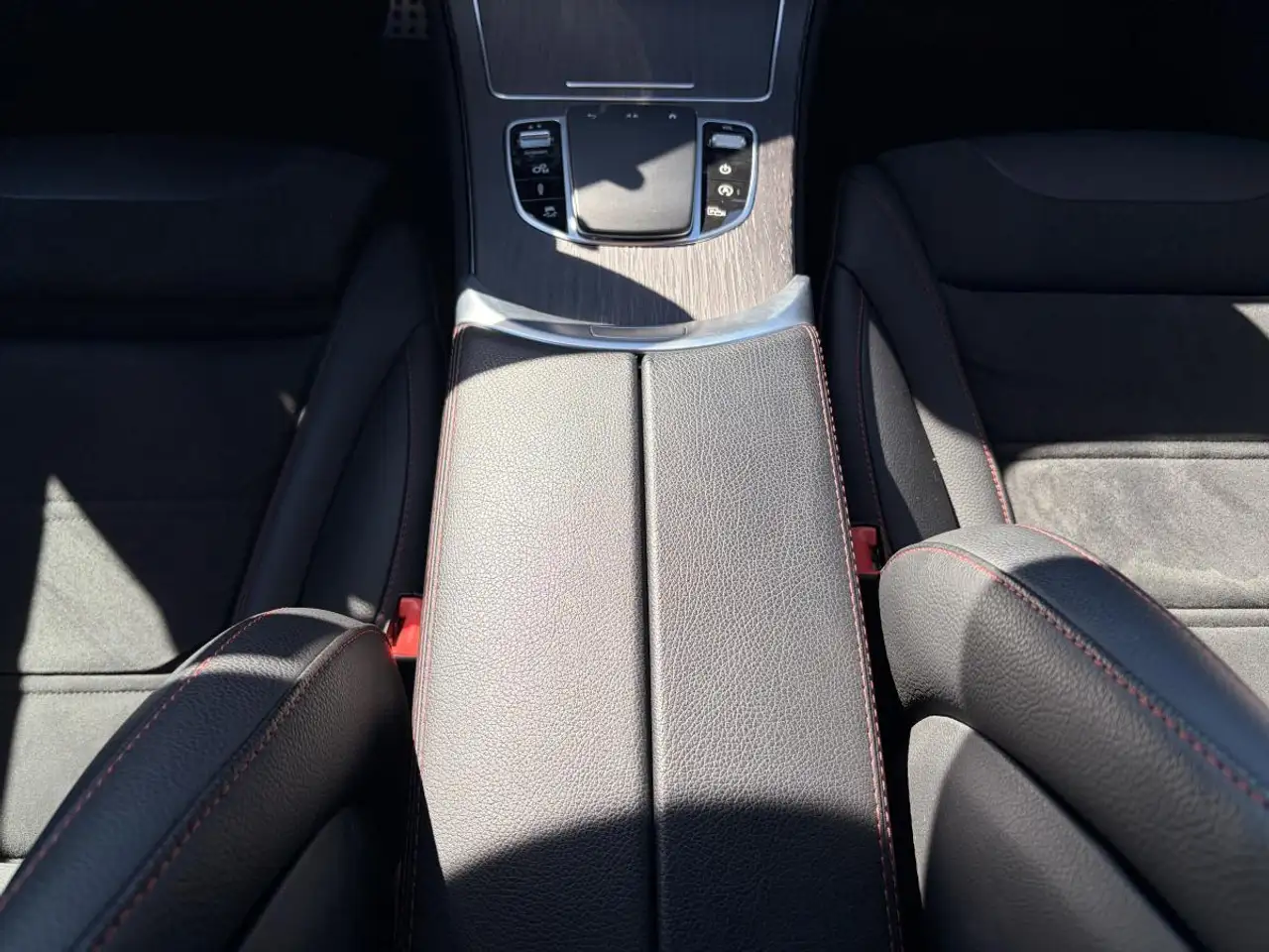 Mercedes-Benz GLC - Image 27