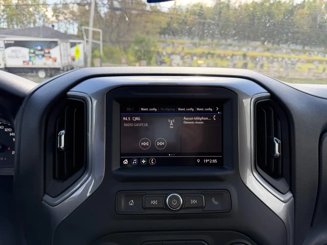 Chevrolet Silverado 1500 - Image 17