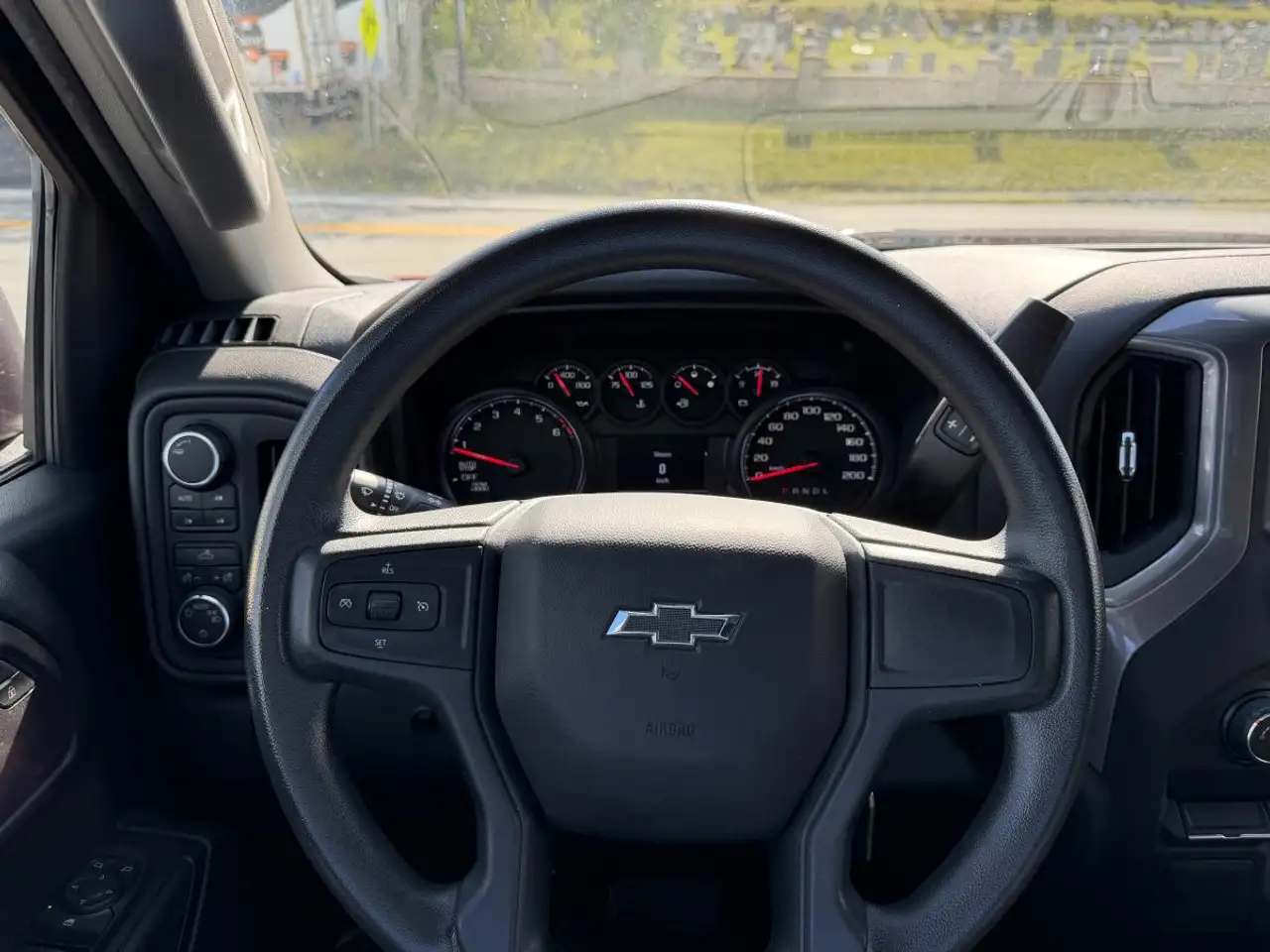 Chevrolet Silverado 1500 - Image 16